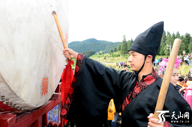 栖凤阁汉服亮相天山天池西王母祭祀祈福大典