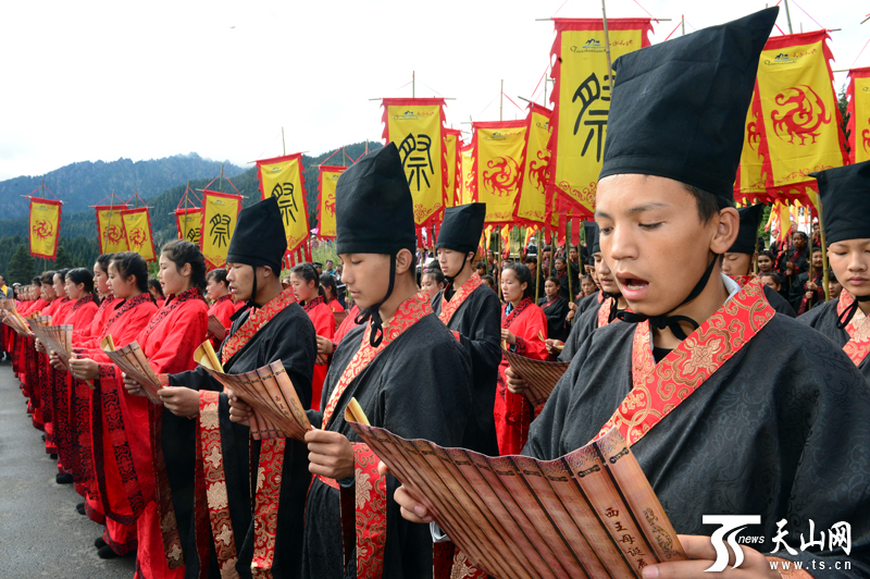 栖凤阁汉服亮相天山天池西王母祭祀祈福大典